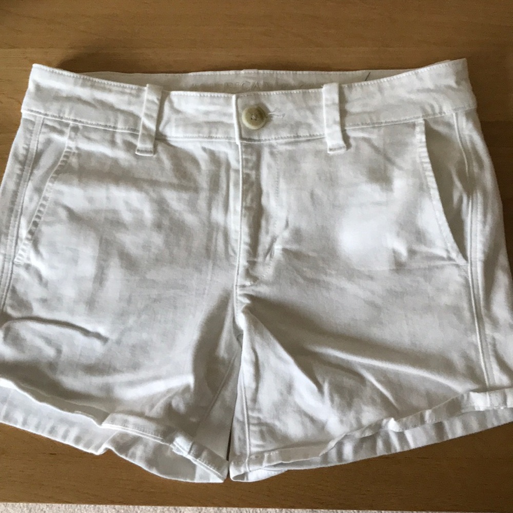American Eagle White Short